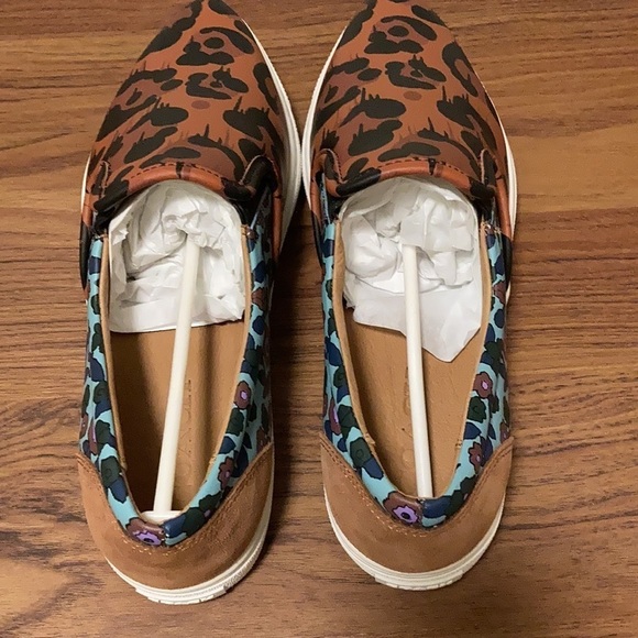 Coach NWOB Women’s Limited Edition Wildbeast Napa Brown/Mist Slip on Sneaker - Picture 2 of 8